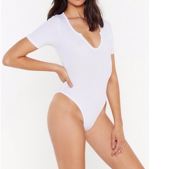 New Ribbed notch short sleeve white bodysuit NastyGal - Picture 1 of 4
